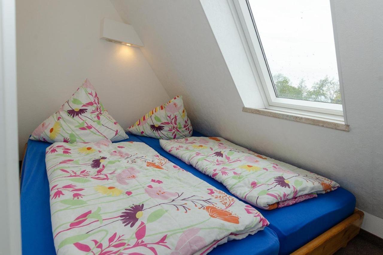 3-R-Ferienwohnung-Fuer-3-Personen-In-Schaprode-Auf-Ruegen-Zi4 Εξωτερικό φωτογραφία